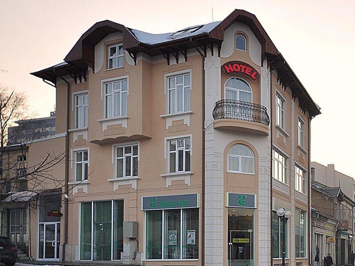 Irish Hotel Shumen Exterior photo